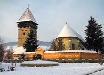 Wybudowany przez Sasów warowny kościół w Seleuş