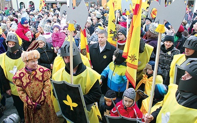 W Gliwicach trzy pochody wyruszające z różnych punktów miasta spotkały się na rynku