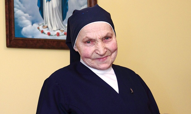Do zakonu s. Antonina wstąpiła 27 listopada 1953 roku