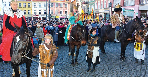  Blisko 2000 osób pojawiło się na Orszaku Trzech Króli w Wałbrzychu