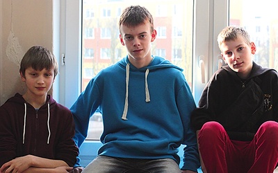 Na zdjęciu zawodnicy zwycięskiej drużyny. Od lewej: Miłosz Góźdź, Damian Smoliński i Jakub Wejner