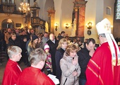 Przed laty ludzie wyjeżdżali na saksy za chlebem. Dziś znów jest to rzeczywistością wielu rodzin