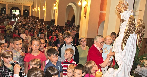  W diecezji utrzymuje się wysoki procent praktykujących katolików,  którzy przekazują swą wiarę najmłodszym