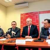 Prezydent Płocka i marszałek Adam Struzik podpisali umowę, na mocy której płocki ogród zoologiczny wzbogaci się o wybieg dla panter i tygrysów  