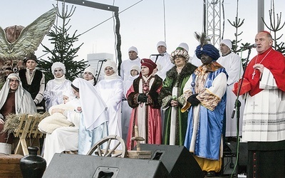 – Ten orszak to fenomen. Niech prowadzi nas do Kościoła i sakramentów – mówił na pl. Piłsudskiego kard. Kazimierz Nycz