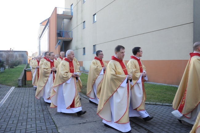 Procesja z seminarium do kościoła