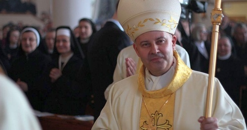 Biskupie, pokaż nam swoje rany