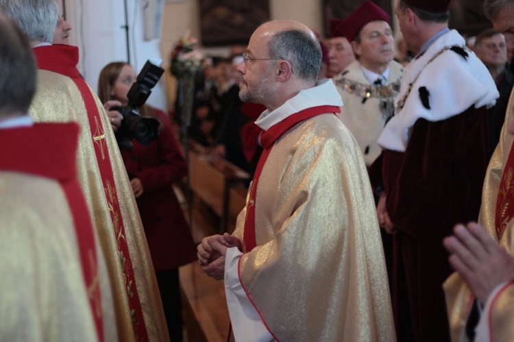 Goście i uczestnicy święceń biskupich