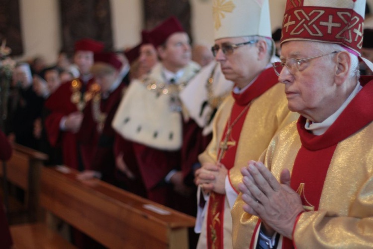 Goście i uczestnicy święceń biskupich