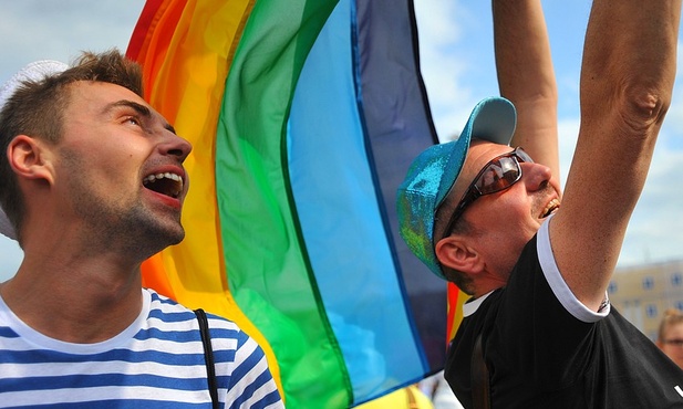 "Pary homoseksualne to nie rodzinia"