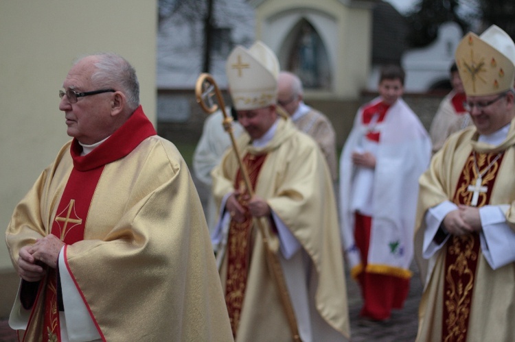 Prymicje biskupie w Mechnicy