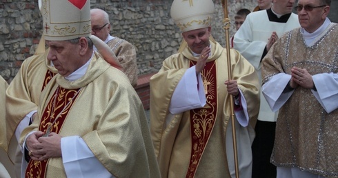 Nieustannie go wspierajcie