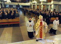 W dorocznym spotkaniu wzięło udział szesnaście chórów parafialnych