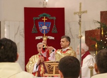 Prymicyjna Eucharystia bp. Pindla w wadowickim kościele św. Piotra Apostoła