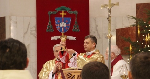 Prymicyjna Eucharystia bp. Pindla w wadowickim kościele św. Piotra Apostoła