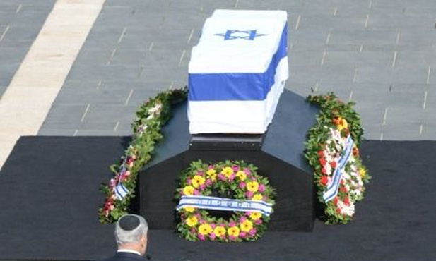 Izrael pożegnał Szarona