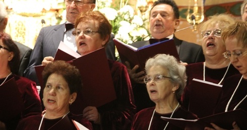 Kolędnicy śpiewający chórem przyjeżdżają tu bardzo chętnie