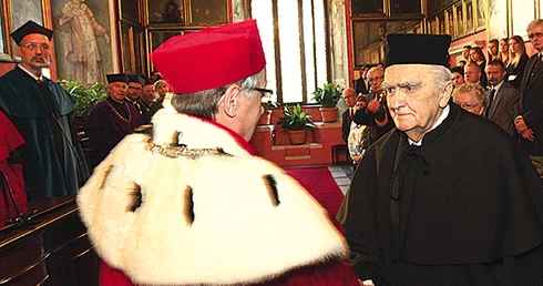  Kraków 2013. Prof. Serczyk w auli Collegium Maius UJ, podczas uroczystości odnowienia jego doktoratu