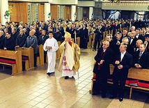 Podczas spotkania odnowiono przyrzeczenia chrzcielne. Celebracji przewodniczył  bp Henryk Tomasik 