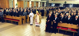 Podczas spotkania odnowiono przyrzeczenia chrzcielne. Celebracji przewodniczył  bp Henryk Tomasik 