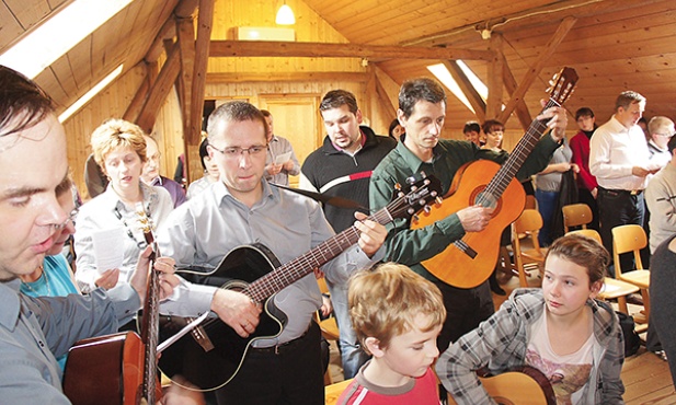 Przygotowania diakonii muzycznej do ewangelizacji w parafii MB Królowej Pokoju w Tarnowskich Górach