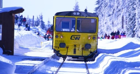 Na Puchar pojedź koleją!