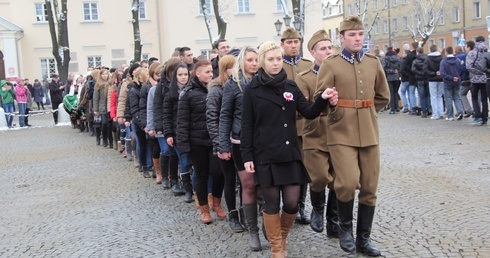 Polonez na Starym Rynku w Łowiczu