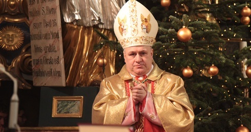 Bp Piotr wyręczył ordynariusza