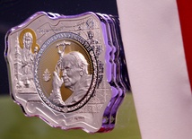 Największa moneta z Janem Pawłem II