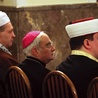 Co roku w Polsce obchodzony jest Dzień Islamu w Kościele katolickim. Na zdjęciu: Naczelny Imam Polski Szejk Ryszard Ahmed Rusnak, abp Henryk Hoser  oraz mufti Tomasz Miśkiewicz