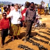  Sklep z obuwiem w Tanzanii. Chorzy próbują utrzymywać się z handlu lub żebraniny 