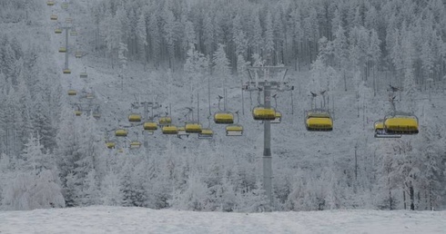 Szczyrk: narciarze utknęli na kolejce