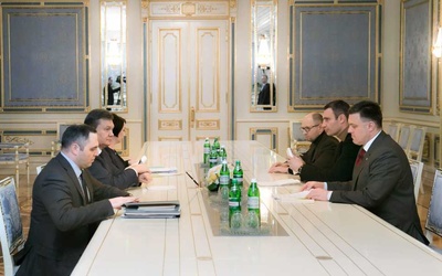 Janukowycz rozmawia z opozycją