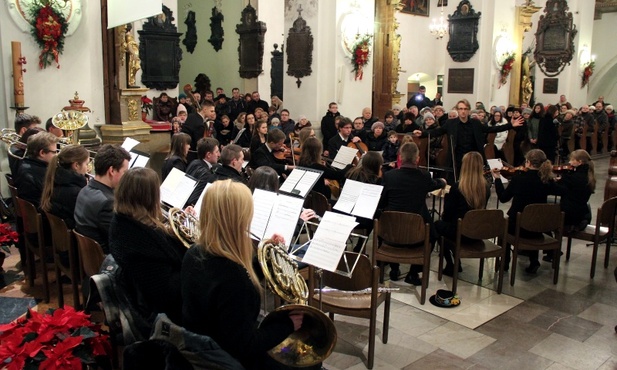Koncert Młodzieżowej Orkiestry Symfonicznej "Sonus" spodobał się łowickiej publiczności