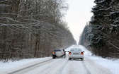 Mrozy i śnieżyce zagrażają życiu