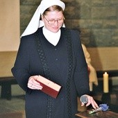 Barbara Pietrzak podczas obrzędu konsekracji dziewicy w kościele  św. Marcina w 2001 r. przyjęła imię Agnes