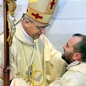   Krzyż misyjny o. Maciejowi wręczył bp Jan Piotrowski