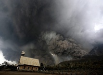 Erupcja wulkanu, są ofiary śmiertelne