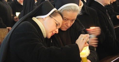 Życie konsekrowane - jak płomień świecy