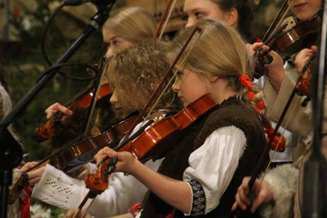 Koncert Józefa Skrzeka i górali dla Stecówki