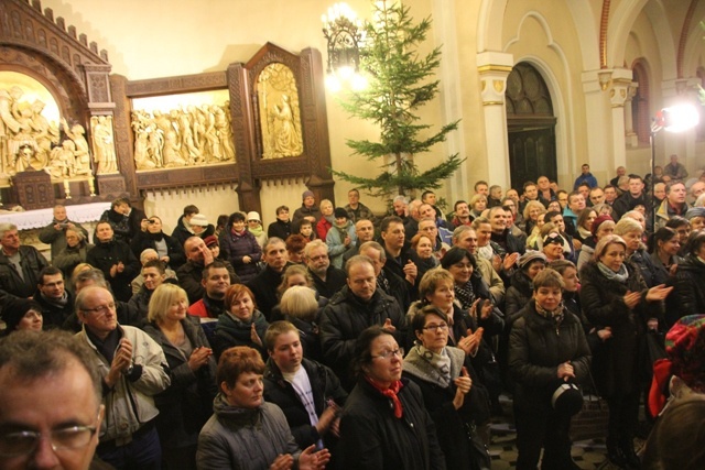 Koncert Józefa Skrzeka i górali dla Stecówki