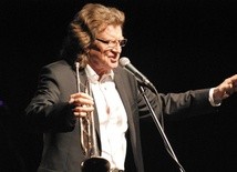 Zbigniew Wodecki podczas koncertu w Chełmskim Domu Kultury