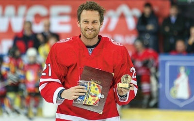 Mariusz Czerkawski  był uczestnikiem olimpiady w Albertville w 1992 r., jest jednym z najlepszych polskich hokeistów w historii, grał w lidze NHL