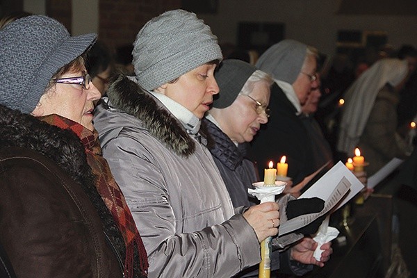  W czasie Eucharystii osoby konsekrowane odnowiły śluby zakonne 