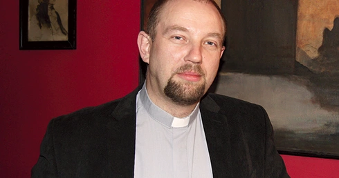  Ks. dr Zbigniew Czernik od ponad miesiąca organizuje życie olsztyńskiej parafii, po przekazaniu jej przez wojsko archidiecezji warmińskiej