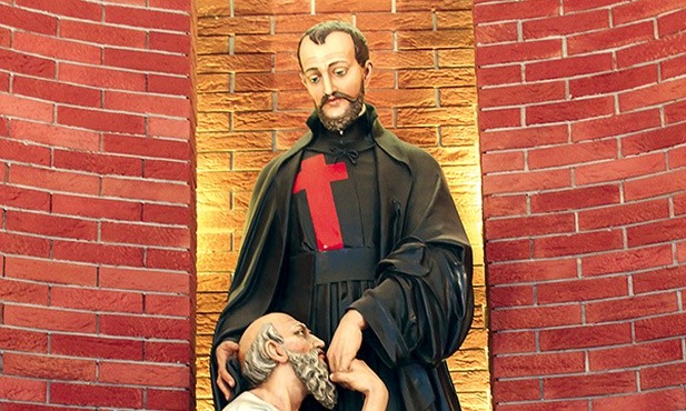 Figura patrona chorych w szpitalu zakonu w Tarnowskich Górach