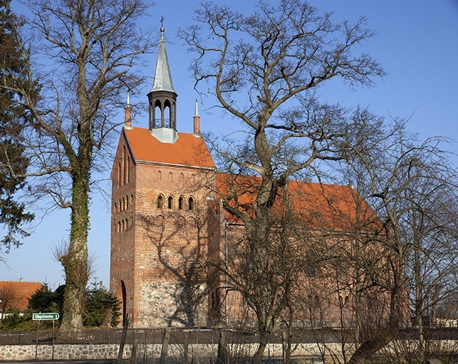 Kościół pw. Trójcy Świętej w Mierzynie