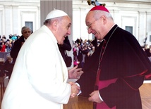 Papież Franciszek i bp Andrzej F. Dziuba w czasie spotkania w Watykanie