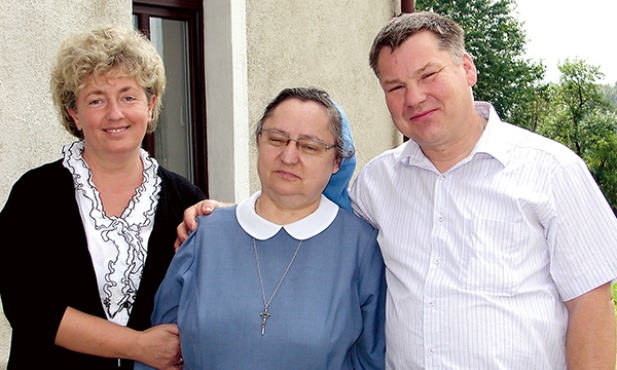 Państwo Wojdyłowie z założycielką Uczennic Krzyża – s. Heleną Christianą Mickiewicz