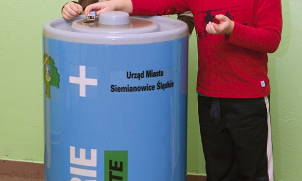 Pojemniki na zużyte baterie znajdują się w wielu szkołach 